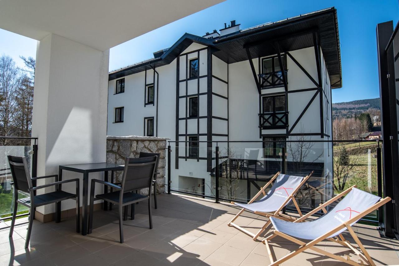 Apartamenty Amira W Kompleksie Apartamenty Piano Swieradow-Zdroj Ngoại thất bức ảnh